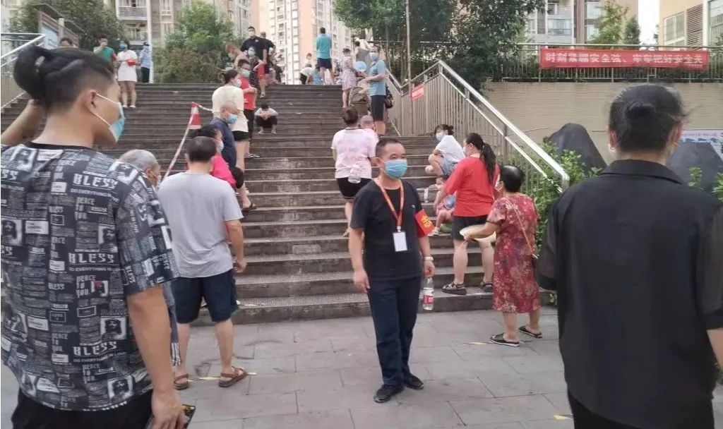 筑红色堡垒 履党员使命丨集团重庆金田置业党总支勇往抗疫前线