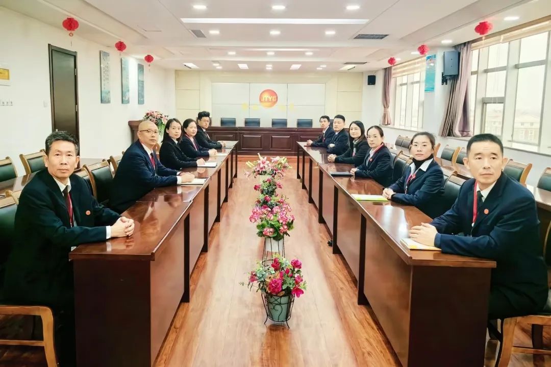 中共金田阳光投资集团党委开展学习“邓小平高瞻远瞩的战略思维”主题教育活动