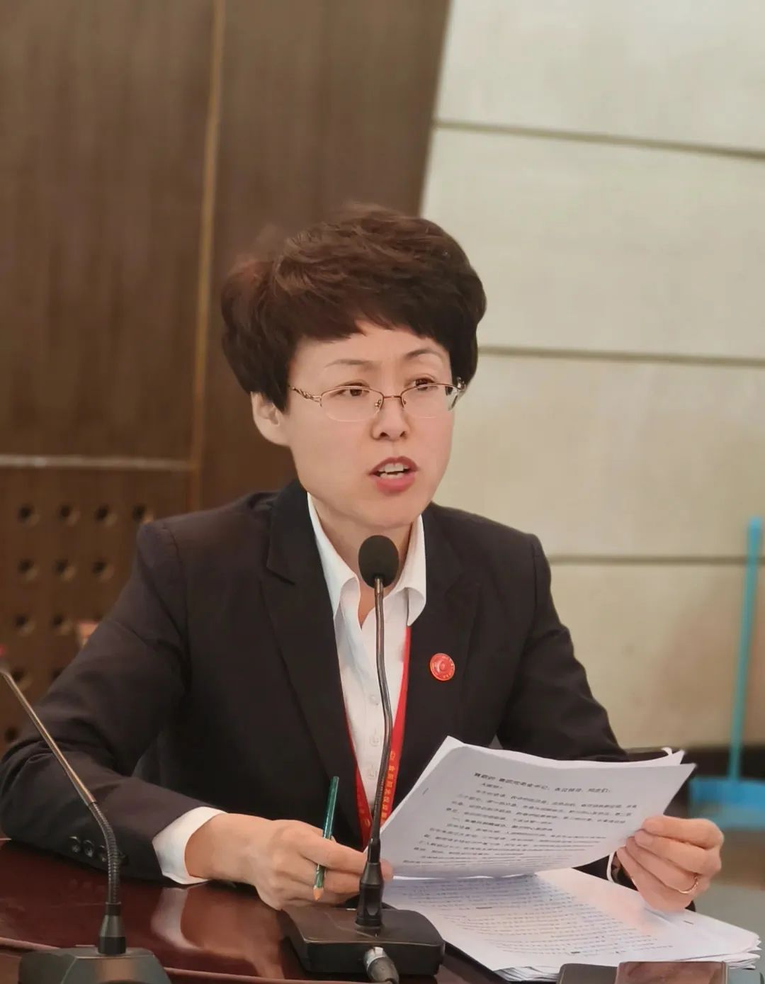 中共金田阳光投资集团党委开展学习“邓小平高瞻远瞩的战略思维”主题教育活动