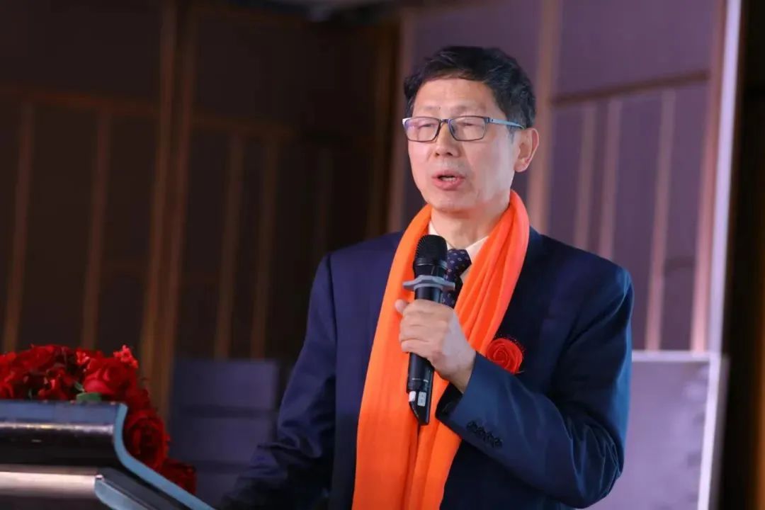 集团董事局主席金位海出席上海交大教育集团明源研究院2025 “同学同心·明势健行”年会