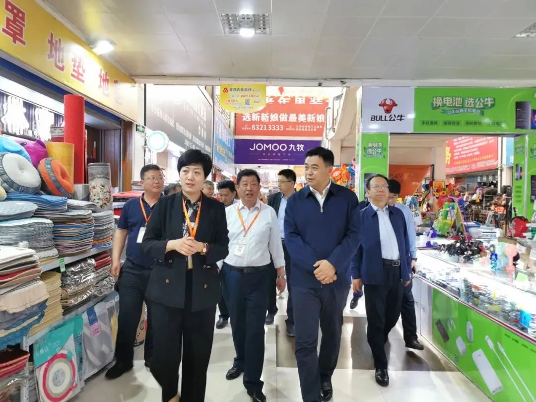 济南市章丘区委书记马志勇莅临集团济南金田市场调研指导